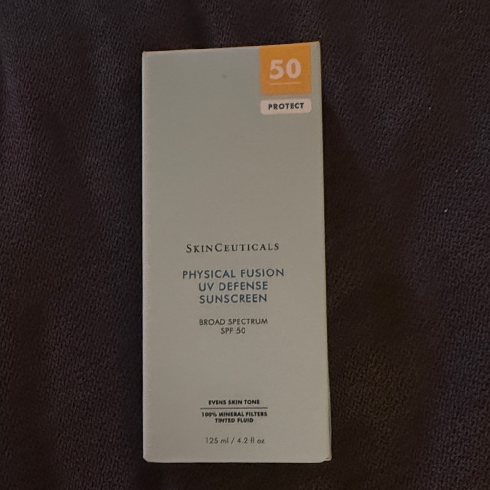 SkinCeuticals Physical Fusion UV Defense SPF 50 - White and Orange